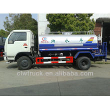 Dongfeng mini agua rociando el carro, 4-5CBM Perú camión de agua